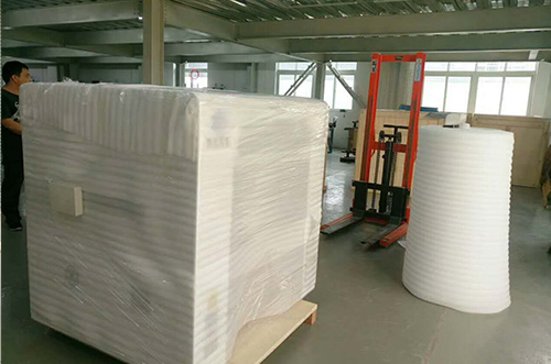 貴州客戶(hù)SMT設(shè)備專(zhuān)車(chē)送貨，貨到上門(mén)安裝調(diào)試