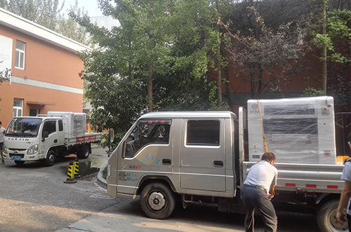 紹興客戶SMT設(shè)備專車送貨，貨到上門安裝調(diào)試1