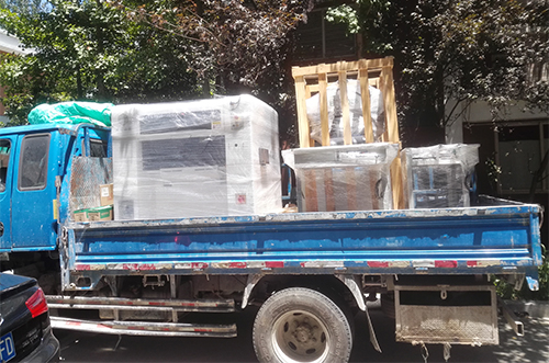 淮南客戶SMT設(shè)備專車送貨，貨到上門安裝調(diào)試