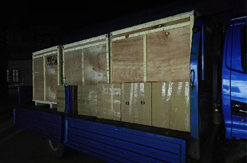 湖南客戶SMT設(shè)備專車送貨，貨到上門安裝調(diào)試